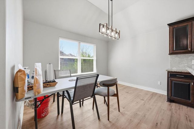 19509 Crest Ridge Drive, Edmond, OK 73012