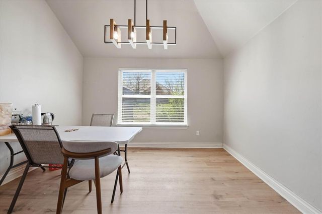 19509 Crest Ridge Drive, Edmond, OK 73012