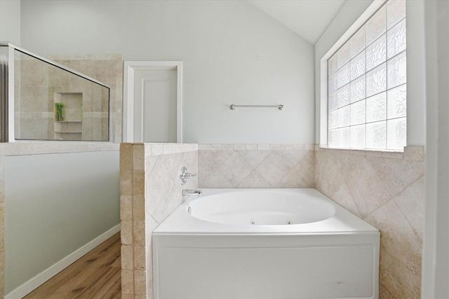 19509 Crest Ridge Drive, Edmond, OK 73012