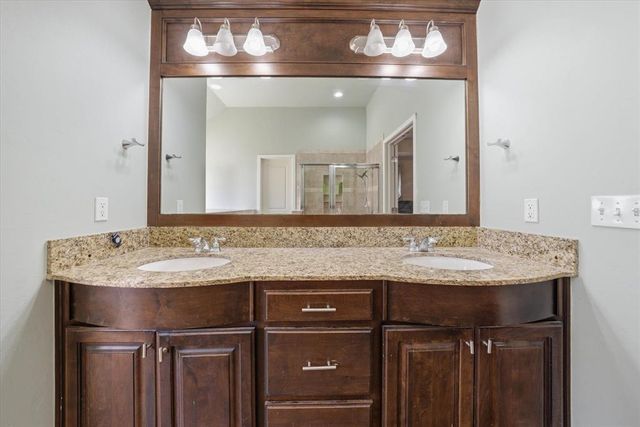 19509 Crest Ridge Drive, Edmond, OK 73012