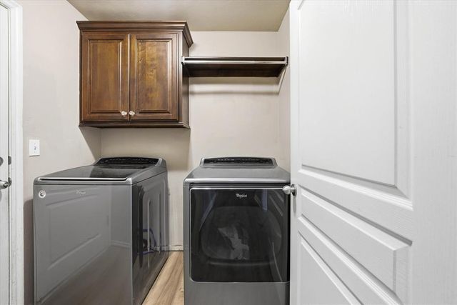 19509 Crest Ridge Drive, Edmond, OK 73012