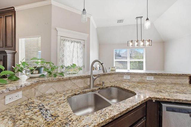 19509 Crest Ridge Drive, Edmond, OK 73012