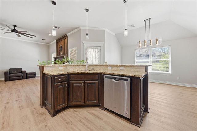 19509 Crest Ridge Drive, Edmond, OK 73012