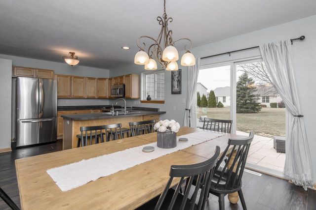 3800 Rivers Crossing DRIVE, Waukesha, WI 53189