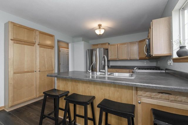 3800 Rivers Crossing DRIVE, Waukesha, WI 53189