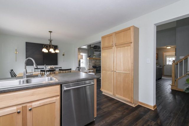 3800 Rivers Crossing DRIVE, Waukesha, WI 53189