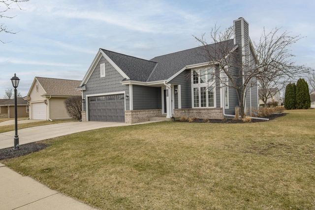 3800 Rivers Crossing DRIVE, Waukesha, WI 53189