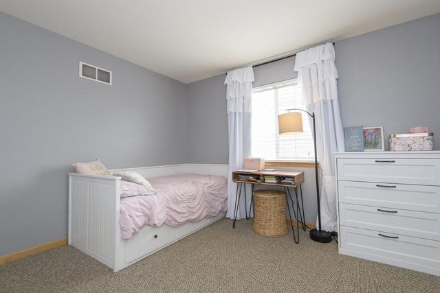 3800 Rivers Crossing DRIVE, Waukesha, WI 53189