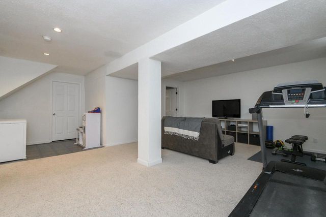 3800 Rivers Crossing DRIVE, Waukesha, WI 53189