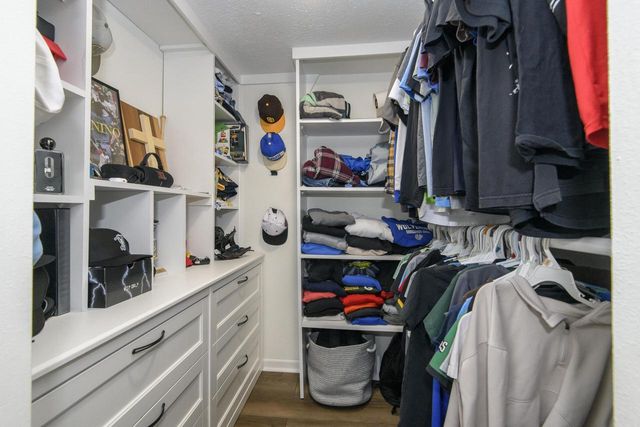 3800 Rivers Crossing DRIVE, Waukesha, WI 53189