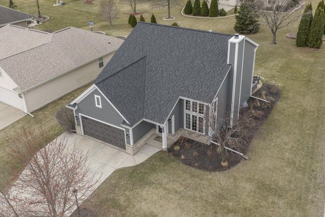 3800 Rivers Crossing DRIVE, Waukesha, WI 53189