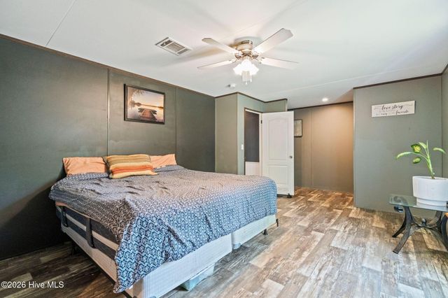 1060 Poplar Road, Southport, NC 28461