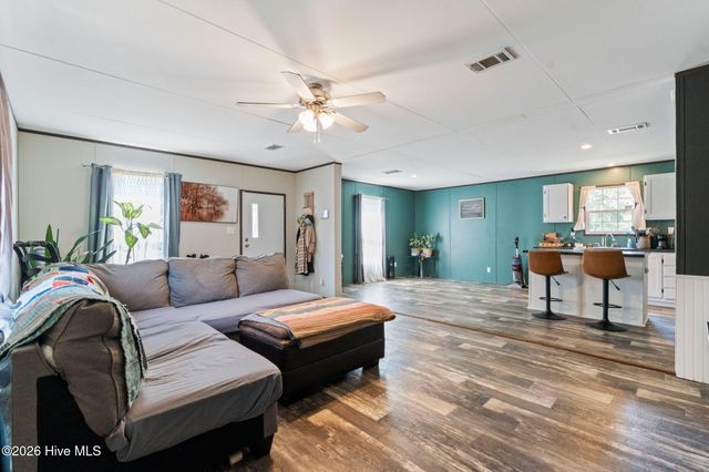 1060 Poplar Road, Southport, NC 28461