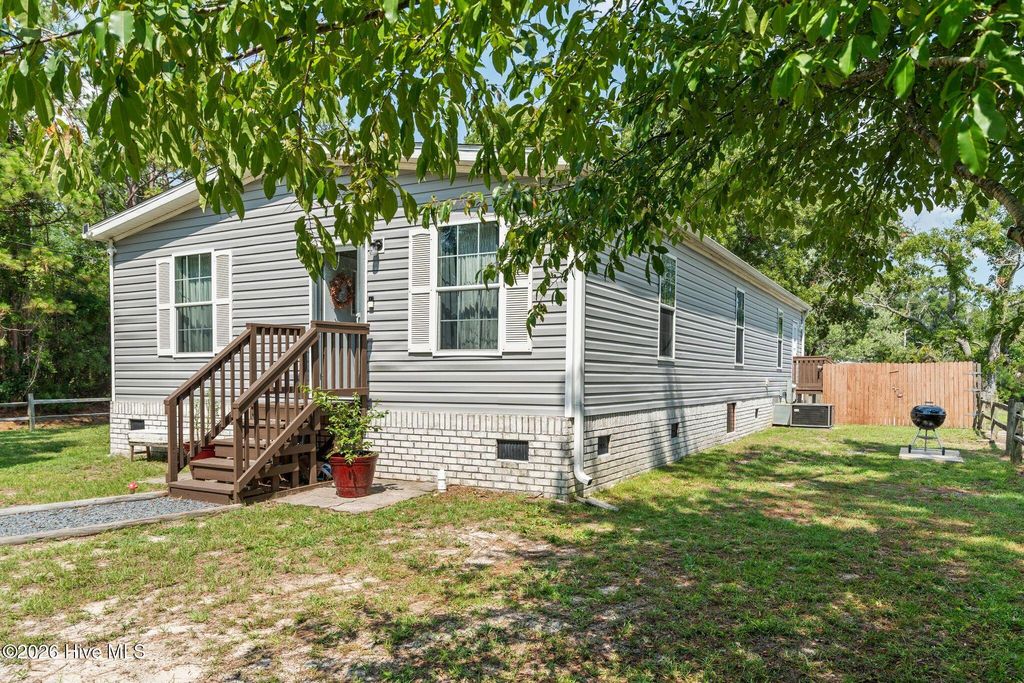 1060 Poplar Road, Southport, NC 28461