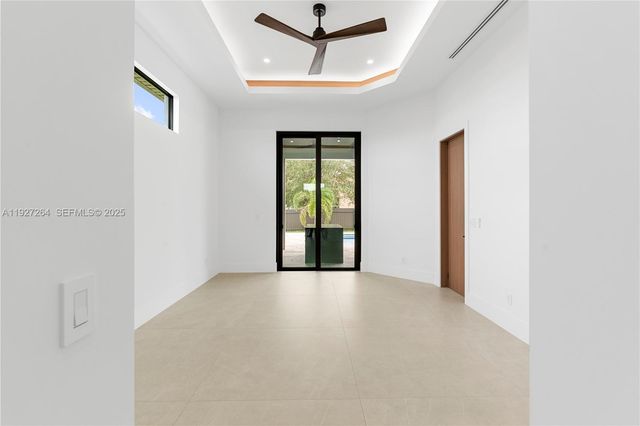 105 sw 33rd PL, Cape Coral, FL 33991