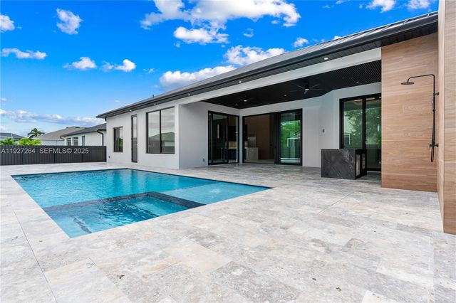 105 sw 33rd PL, Cape Coral, FL 33991