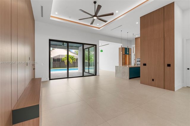 105 sw 33rd PL, Cape Coral, FL 33991