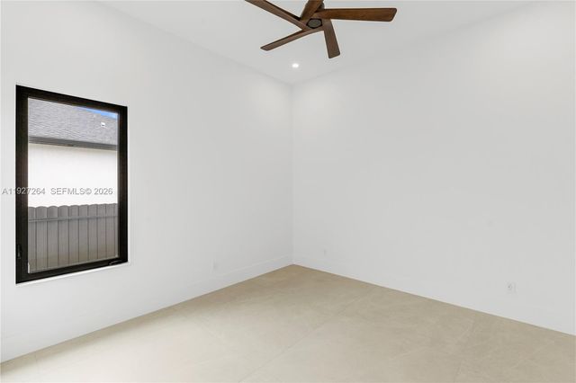 105 sw 33rd PL, Cape Coral, FL 33991