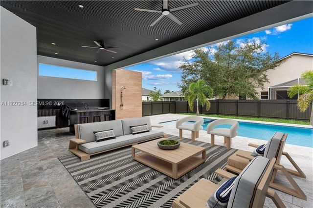 105 sw 33rd PL, Cape Coral, FL 33991