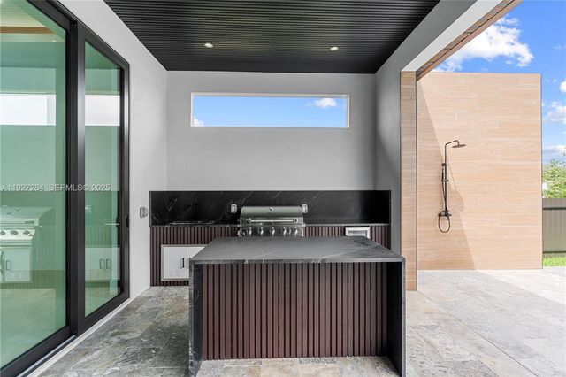 105 sw 33rd PL, Cape Coral, FL 33991