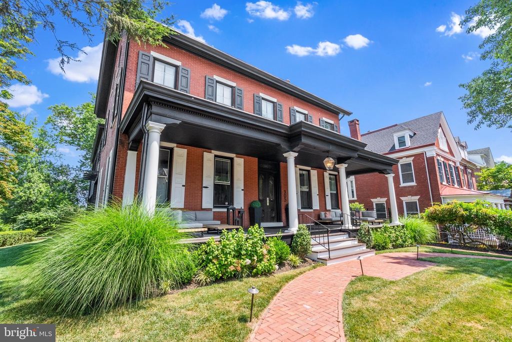 305 S WALNUT ST, West Chester, PA 19382