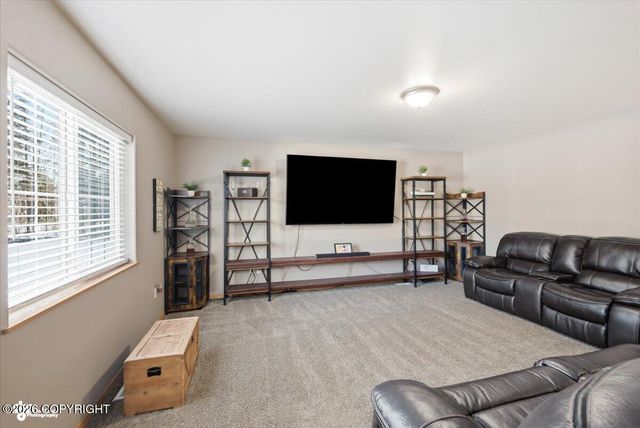 6628 W Reiner Circle, Wasilla, AK 99623