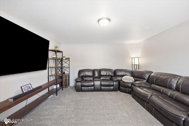 6628 W Reiner Circle, Wasilla, AK 99623