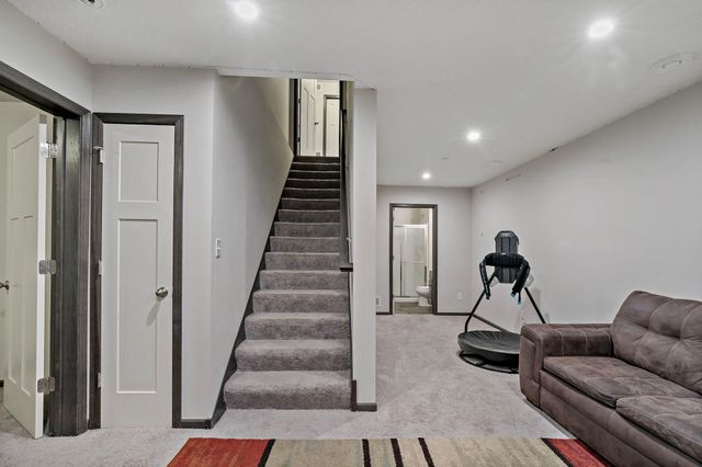 7106 Calumet Court, Savage, MN 55378