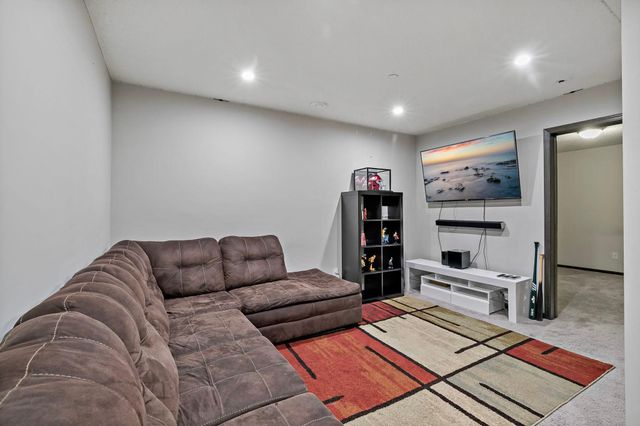 7106 Calumet Court, Savage, MN 55378