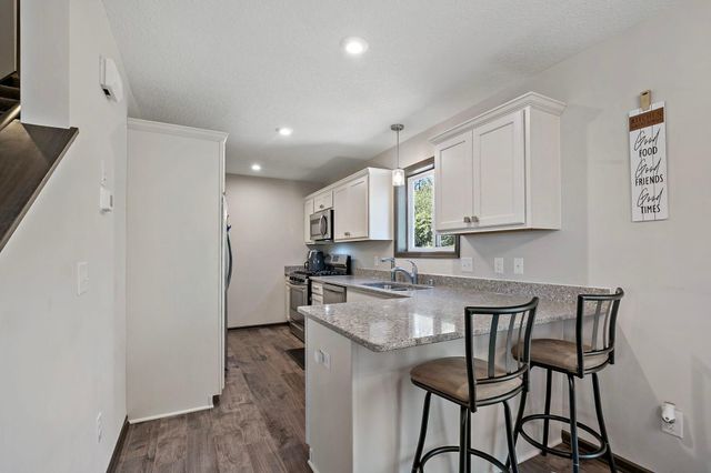 7106 Calumet Court, Savage, MN 55378