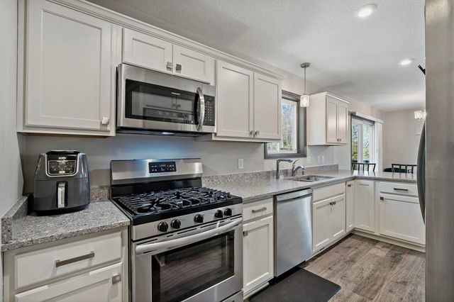 7106 Calumet Court, Savage, MN 55378
