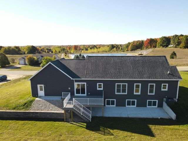 21238 Deans View, Big Rapids, MI 49307