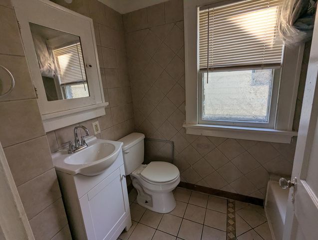 3535 Homewood Avenue, Lower, Toledo, OH 43612