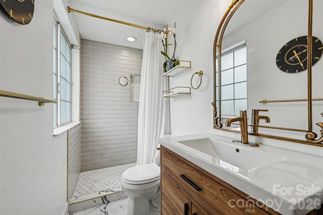 5821 Shadow Creek Road, Charlotte, NC 28226