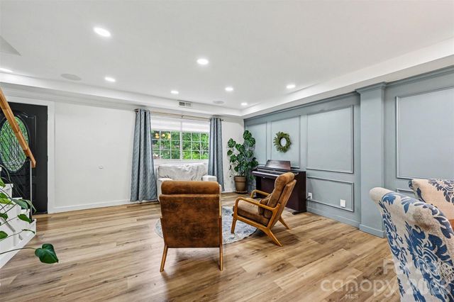 5821 Shadow Creek Road, Charlotte, NC 28226