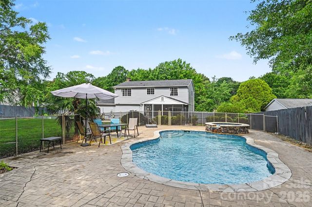 5821 Shadow Creek Road, Charlotte, NC 28226