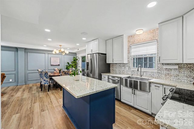5821 Shadow Creek Road, Charlotte, NC 28226