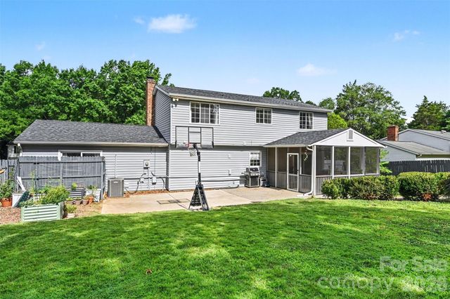 5821 Shadow Creek Road, Charlotte, NC 28226