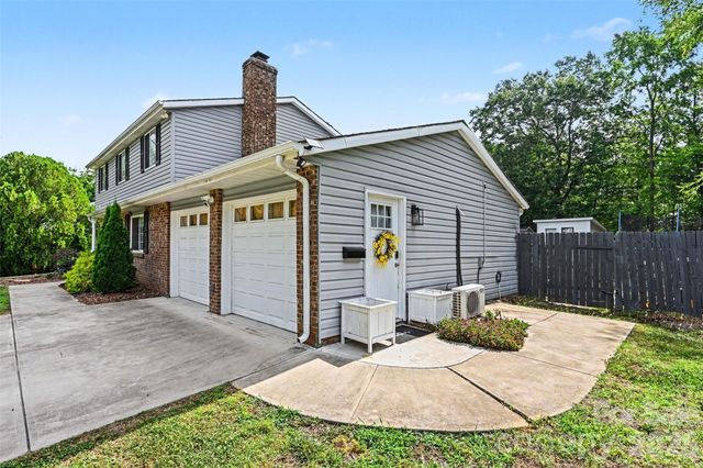 5821 Shadow Creek Road, Charlotte, NC 28226