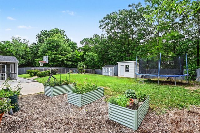 5821 Shadow Creek Road, Charlotte, NC 28226