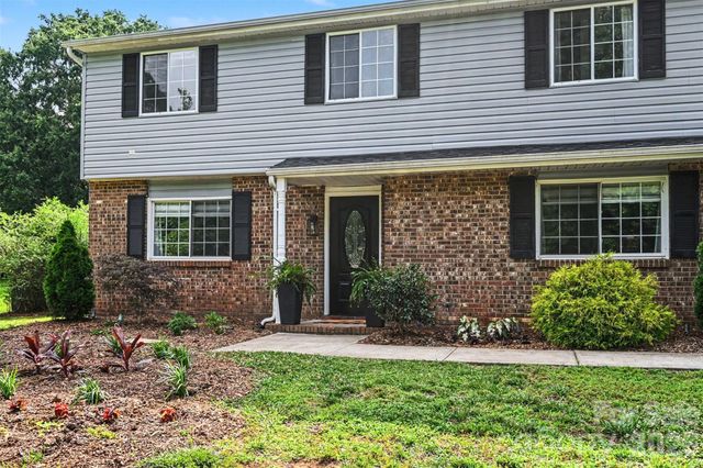 5821 Shadow Creek Road, Charlotte, NC 28226