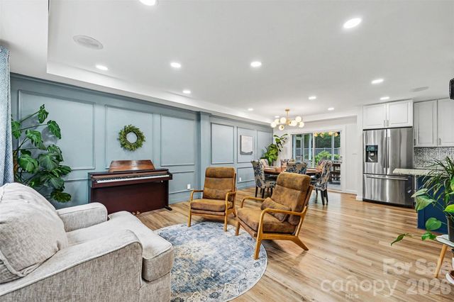 5821 Shadow Creek Road, Charlotte, NC 28226