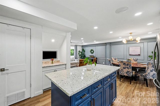 5821 Shadow Creek Road, Charlotte, NC 28226