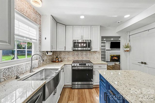 5821 Shadow Creek Road, Charlotte, NC 28226