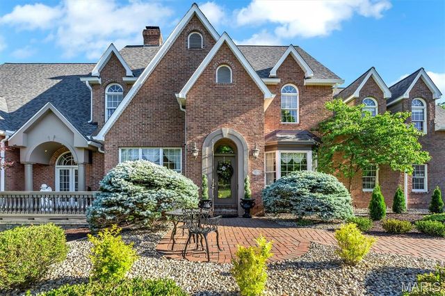 21 Country Club Drive, Edwardsville, IL 62025