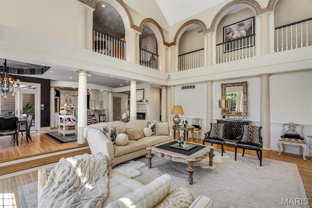 21 Country Club Drive, Edwardsville, IL 62025
