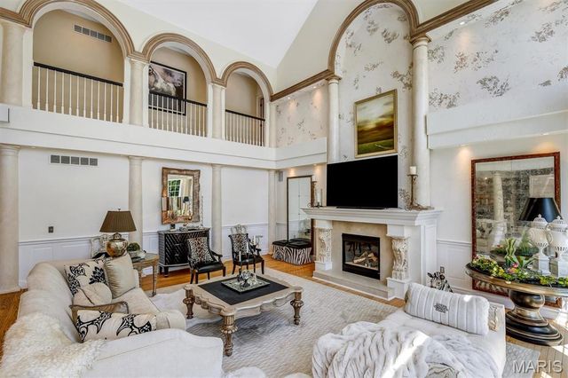21 Country Club Drive, Edwardsville, IL 62025
