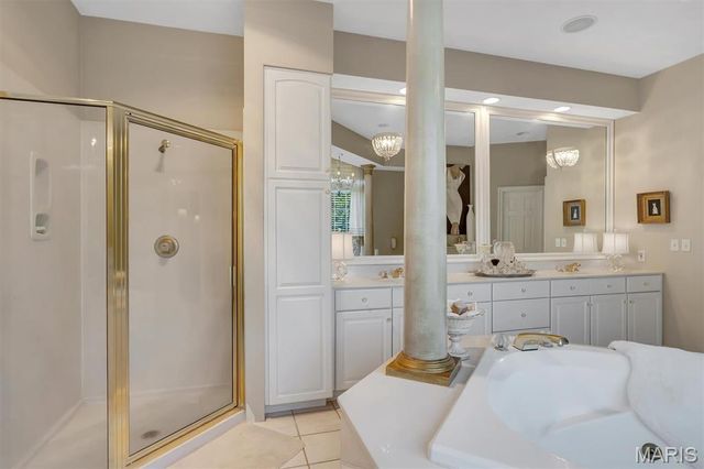 21 Country Club Drive, Edwardsville, IL 62025