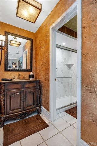 21 Country Club Drive, Edwardsville, IL 62025