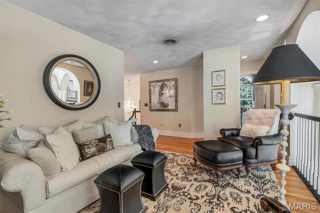 21 Country Club Drive, Edwardsville, IL 62025